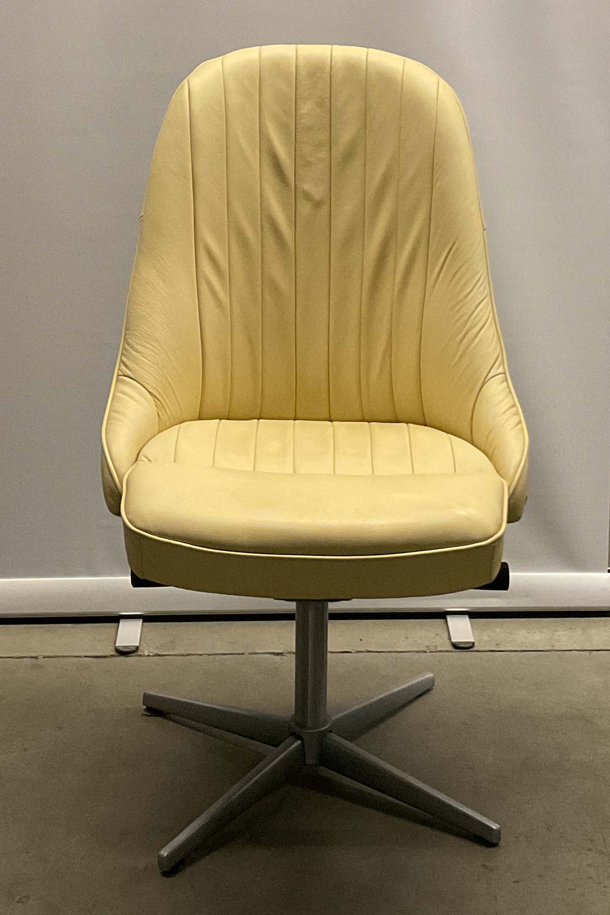 Wagner Classic Chair beige #288