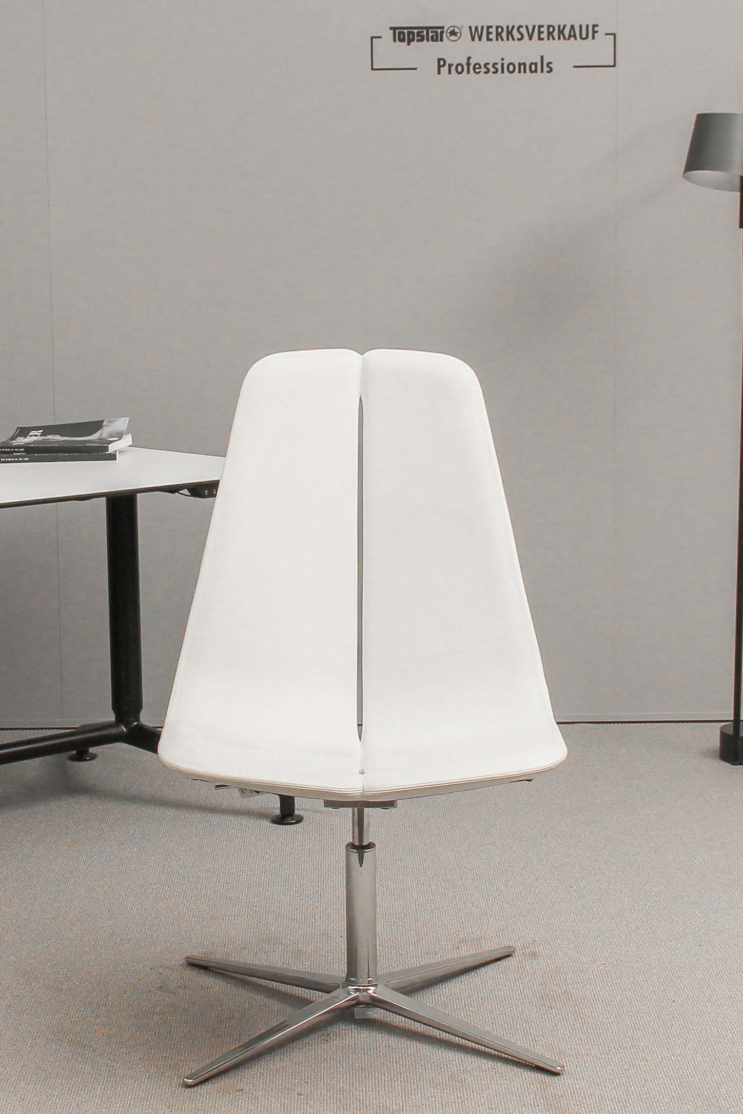 WAGNER W-Lounge Chair 2 4-Fuß poliert, Leder weiß online bestellen
