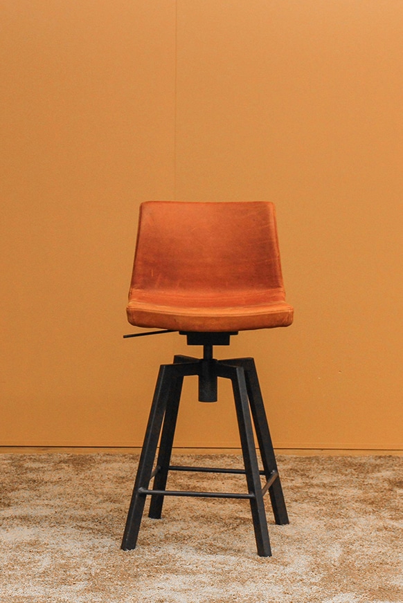 W-Blockstool hoch 4-Fuß schwarz/Leder cognac