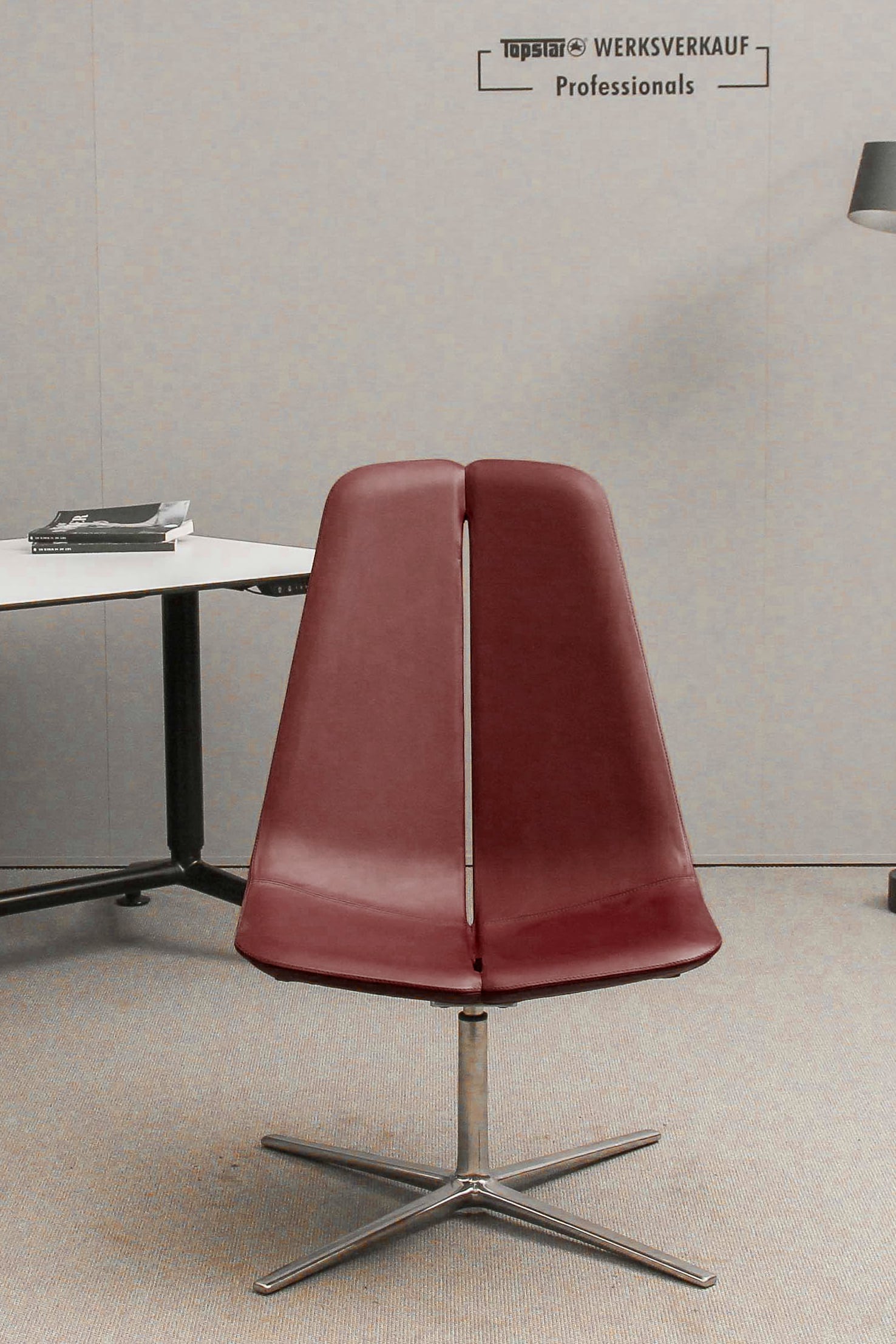 Wagner W-Lounge Chair 2 4-Fuß glanzpoliert/dunkelrot Echtleder