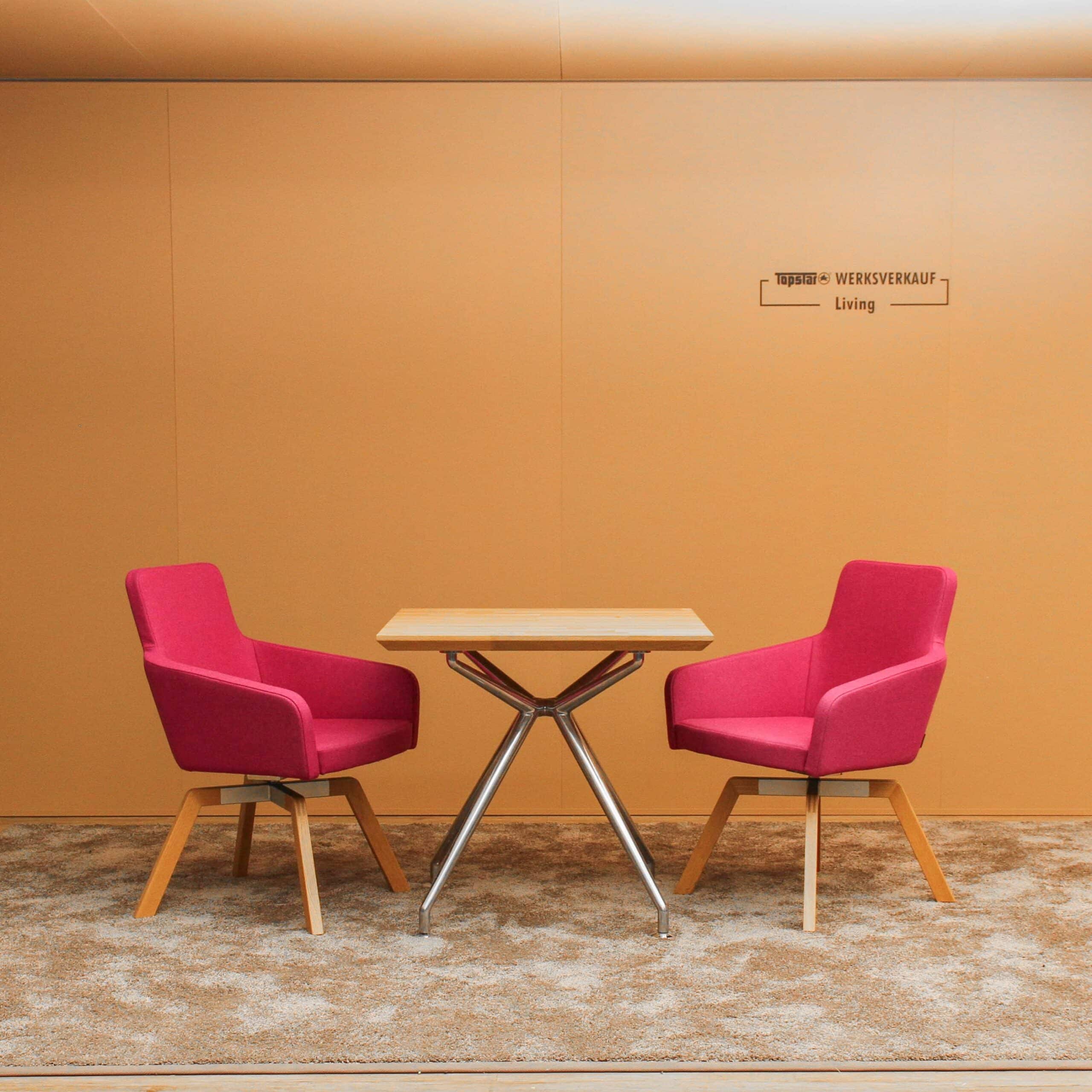 Wagner W-Cube 1 4-Fuß Holz/rosa Beere 2er-Set Wagner W-Cube 1 4-Fuß Holz/rosa Beere 2er-Set