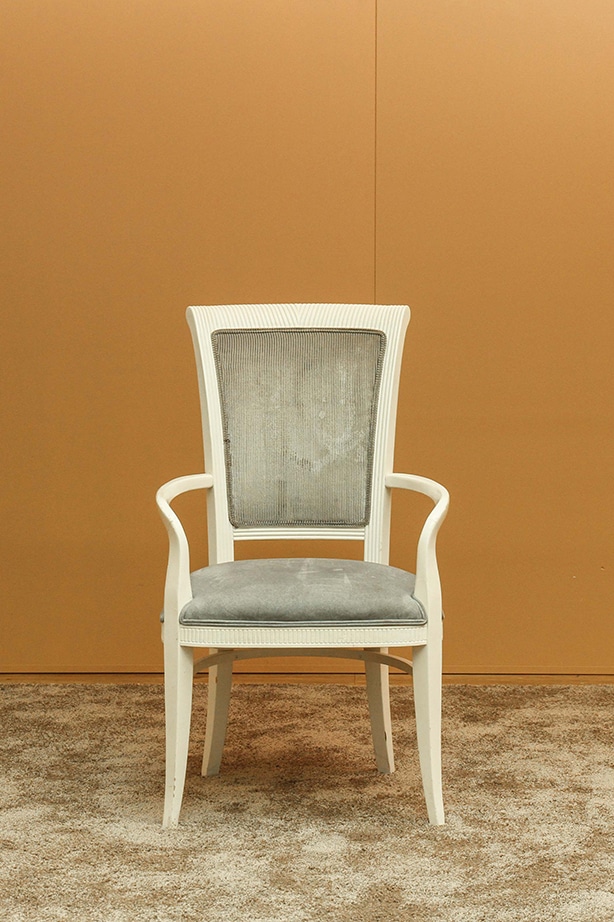 Refurbished Vintage-Komfortstuhl mit Armlehnen Weiß/Grau