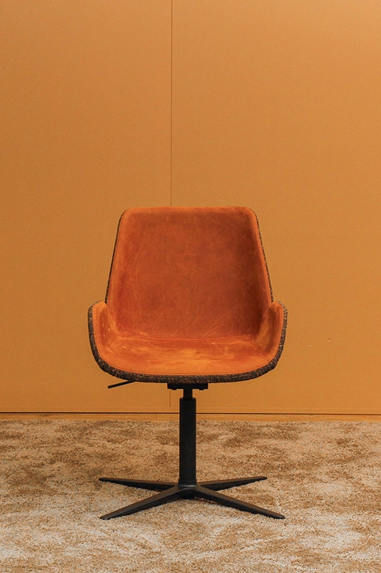 Wagner W-Cube 7 4-Fuß schwarz/coganc Echtleder vintage