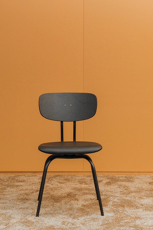 Wagner W-1970 Chair 4-Fuß schwarz/Buche Echtleder